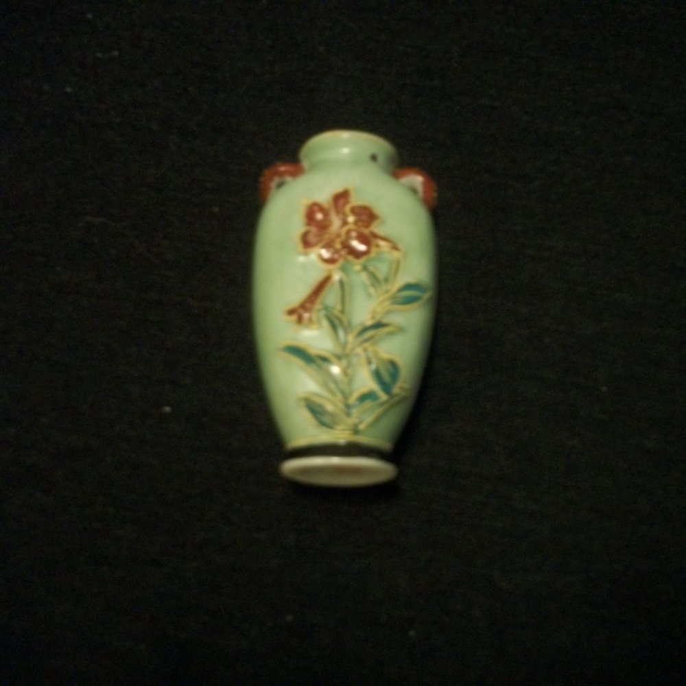 RETRO ASIAN MADE IN OCCUPIED JAPAN SM CHINESE STY VASE